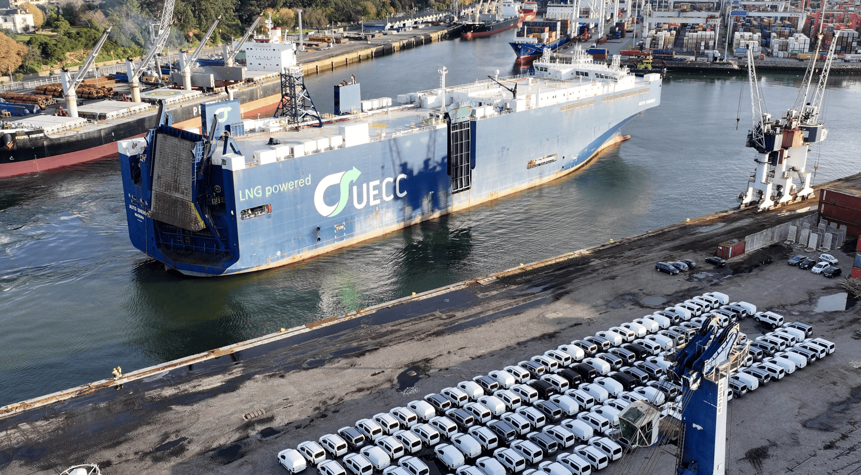 TCGL lidera operação portuária inovadora, com navio Ro-Ro